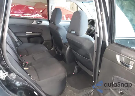 2011 Subaru Forester 2.5X Premium z USA, uszkodzony, nr VIN JF2SHADC5BH704096